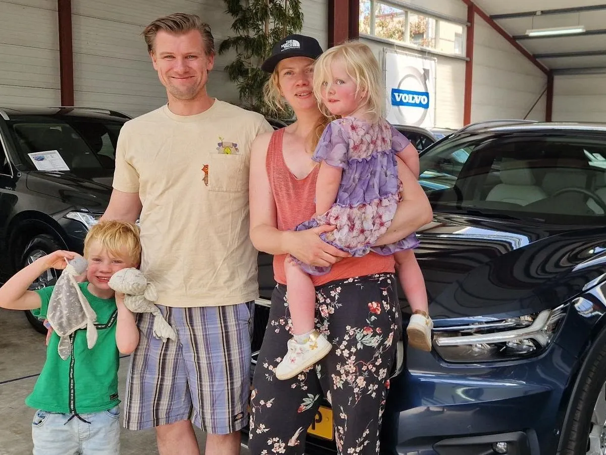 gallery_images_4_0_1758097798168377701.webp
