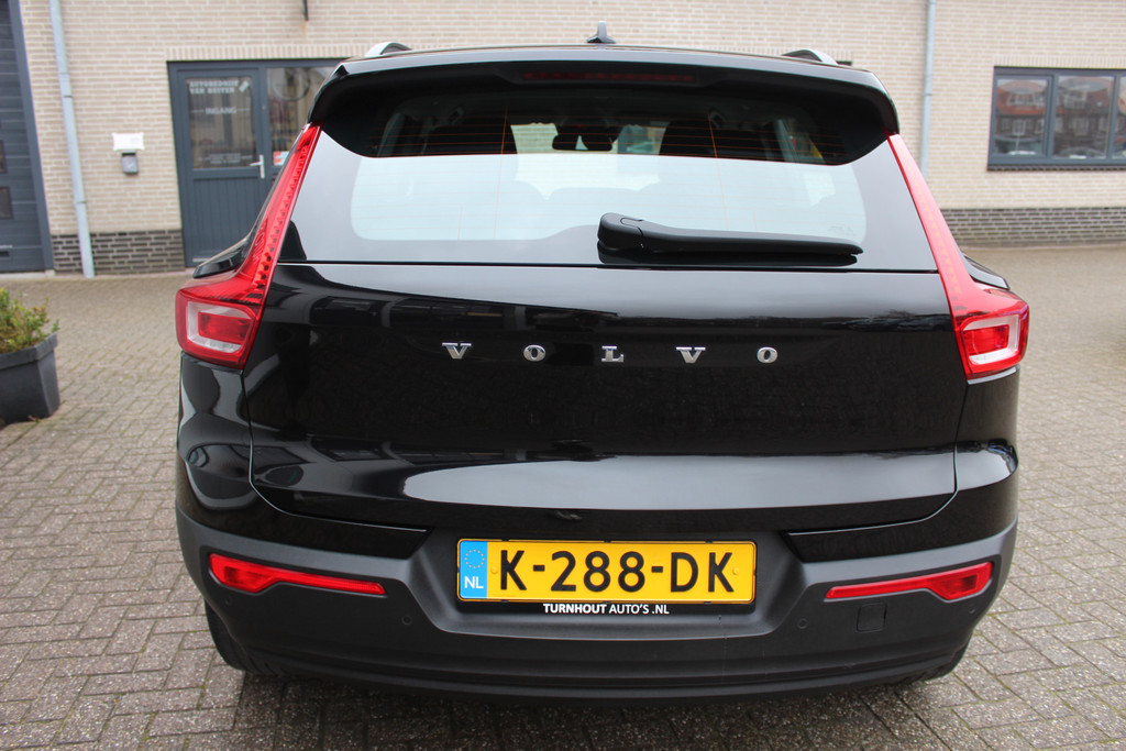 42877432-5.jpg