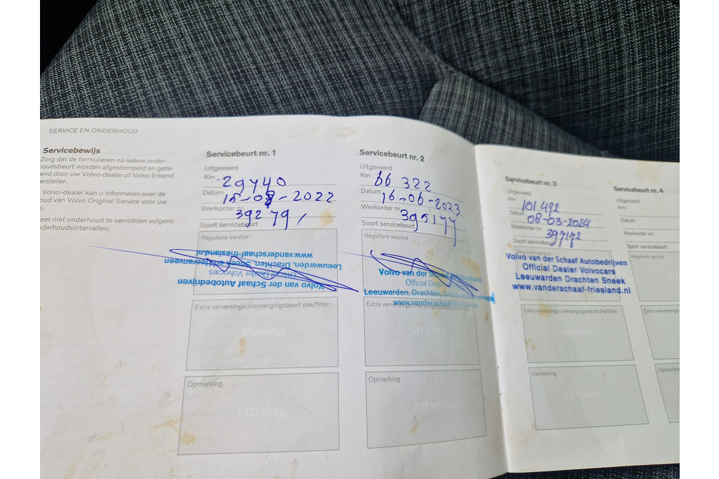 43861261-13.jpg